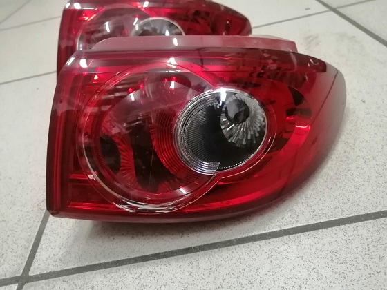 Задний фонарь MAZ DEMIO DY3W P4419 R '04- [б/у] на ФОНАРЬ MAZDA