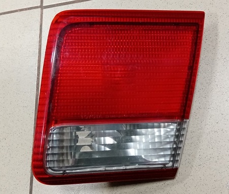 Вставка на крышку багажника TOY CAMRY SV40 '96,  1 мод,  32-148 R [б/у] на TOYOTA CAMRY