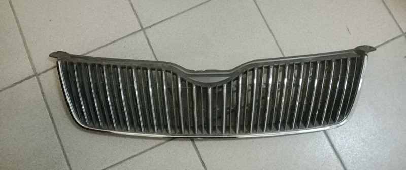 Решётка TOY COROLLA FIELDER 120 (04-06) [TY28-093-D0 / TYG147] /хром вертикальные полосы/ на  