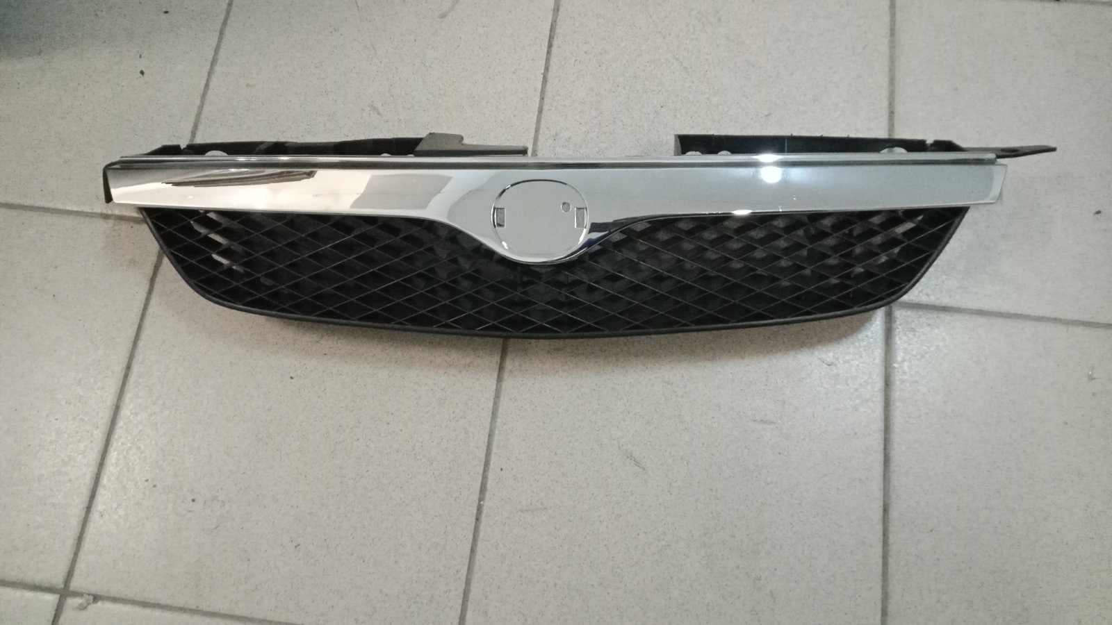 Решётка MAZ FAMILIA (99-01) [MZ07073GA] + МОЛДИНГ /черная/Mazda 323,  Mazda Astina,  Mazda Familia,  Mazda Familia Astina 98-04 BJ#/ на  