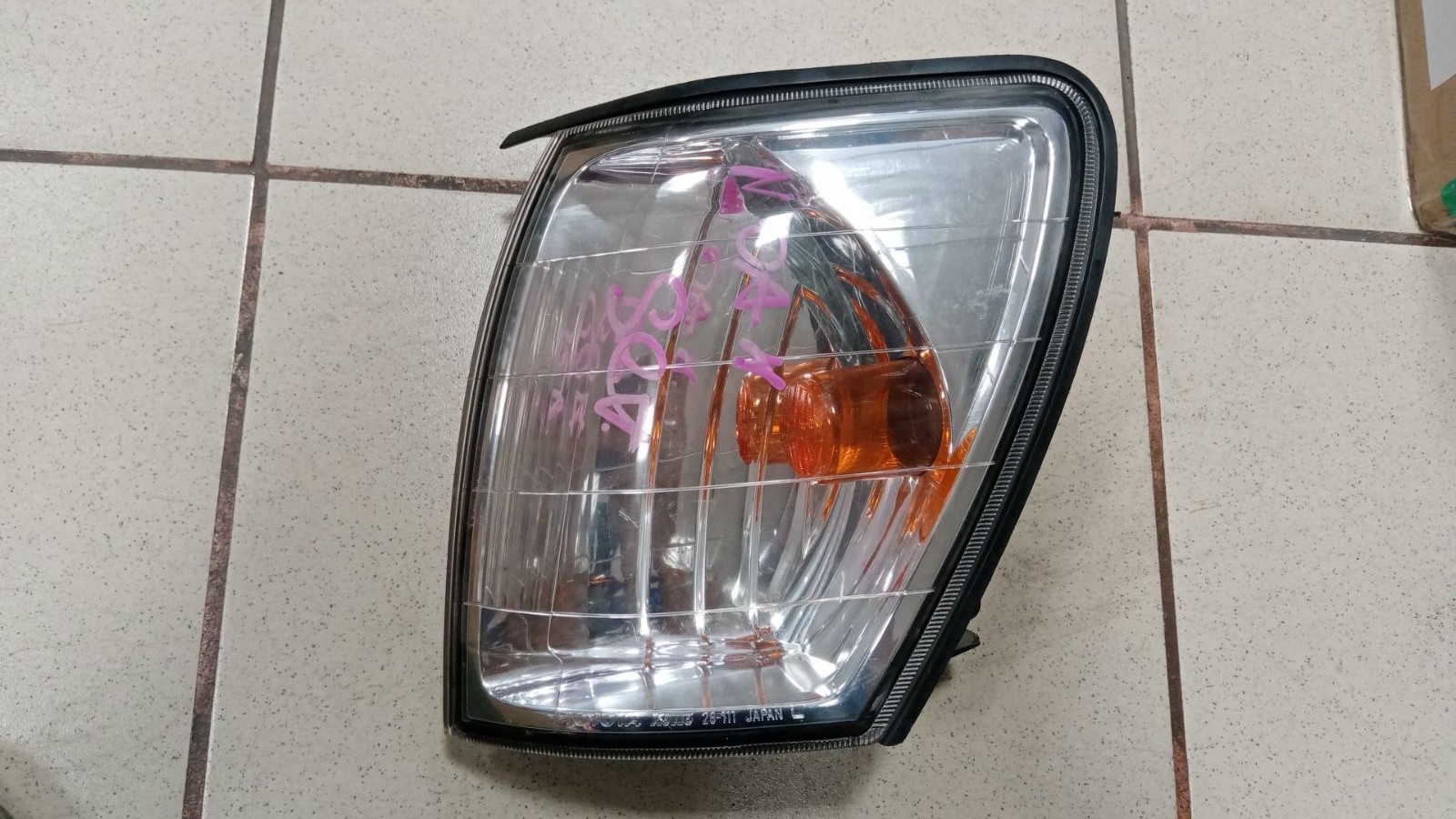 Габарит TOY TOWNACE NOAH 28-111 L [б/у] на TOYOTA BB