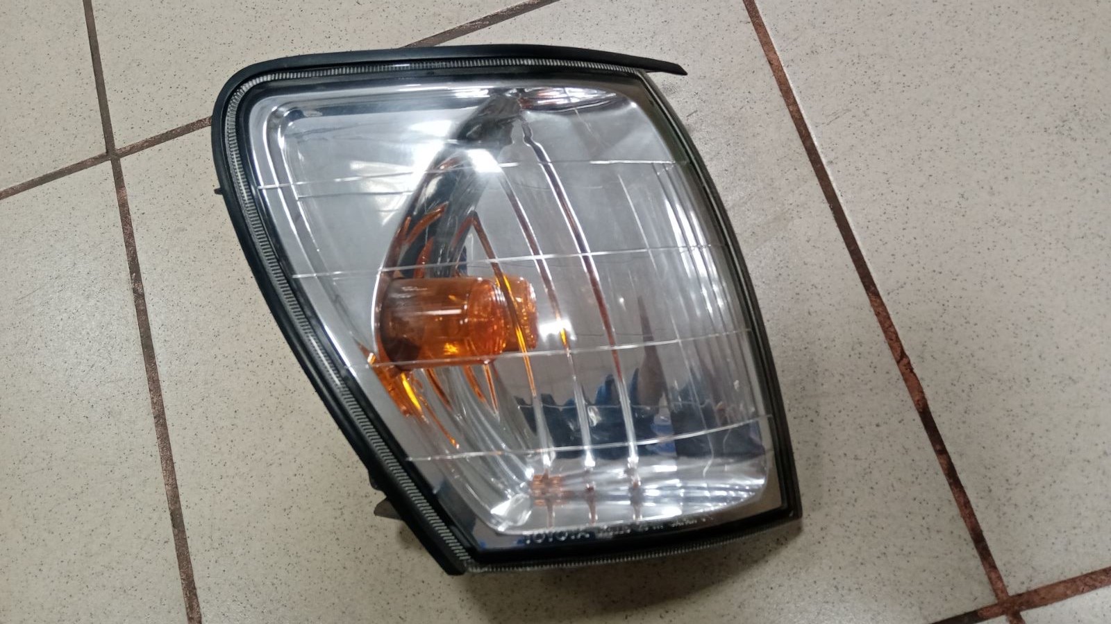 Габарит TOY TOWNACE NOAH 28-111 R [б/у] на TOYOTA BB