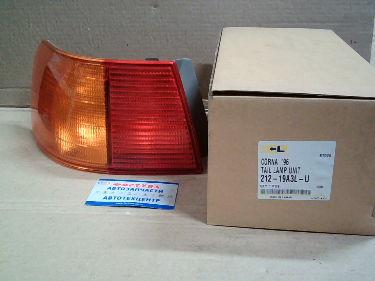 Задний фонарь TOY CORONA PREMIO ST210 212-19A3 L (96-98) на  