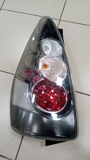 Задний фонарь MAZ PREMACY CREW P4830 L '05 [б/у] на NISSAN WINGROAD