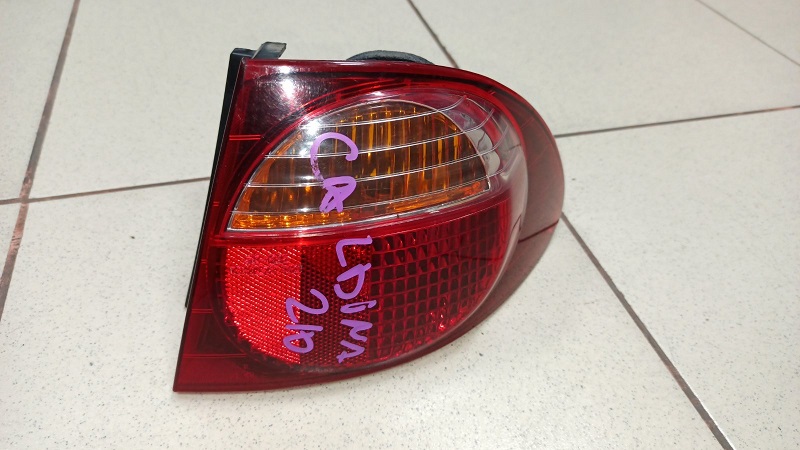 Задний фонарь TOY CALDINA 210   21-42 R [б/у] на TOYOTA CALDINA