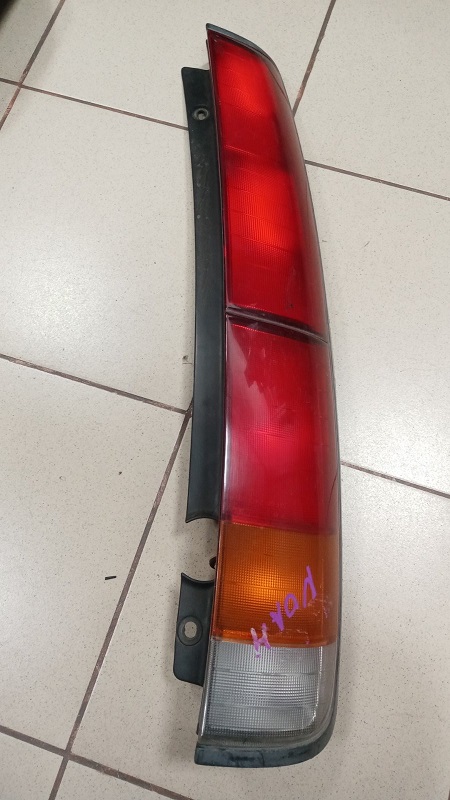 Задний фонарь TOY TownAce NOAH SR40, SR50 28-115 R '96-'98 [б/у] /красный-жёлтый-белый/ на TOYOTA TownAce Noah