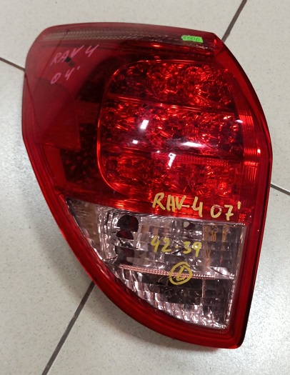 Задний фонарь TOY RAV4 ACA30 42-39 L  07--     [б/у] на TOYOTA RAV4