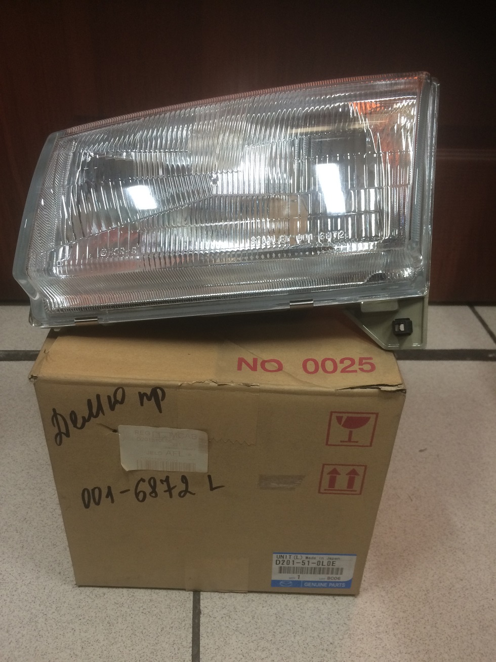 Фара MAZ DEMIO 001-6872 L ('96-'98) [D201-51-0L0E] MAZDA на  