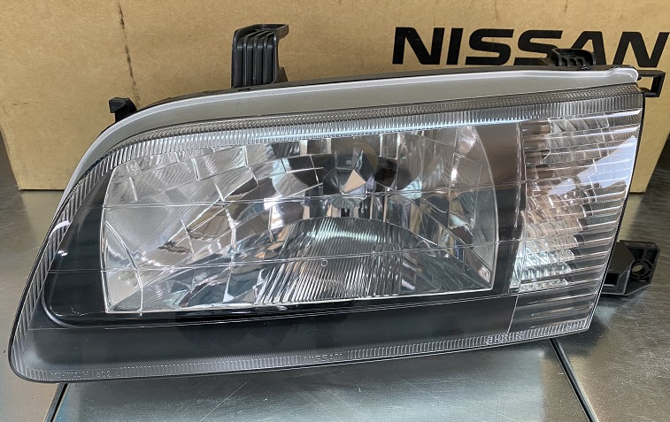 Фара NIS SUNNY B15 16-02 L (98-04) черная [26075-4M405] NISSAN на  