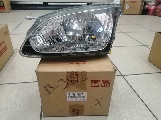 Фара TOY COROLLA SPACIO 111 13-38 L /хр,  черная/ [81170-13190] (97-99) на  