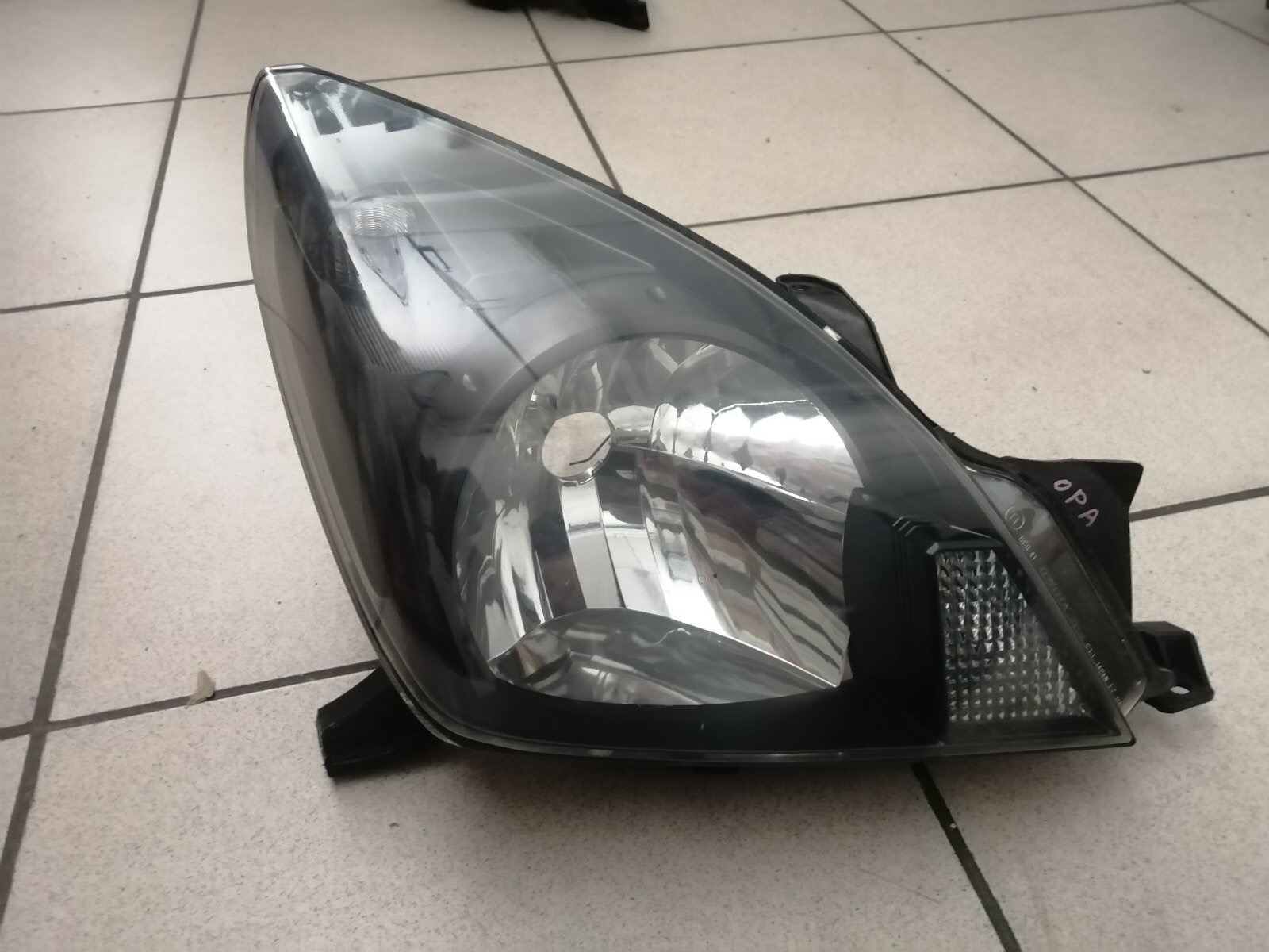 Фара TOY OPA 63-1 R [б/у] на TOYOTA OPA