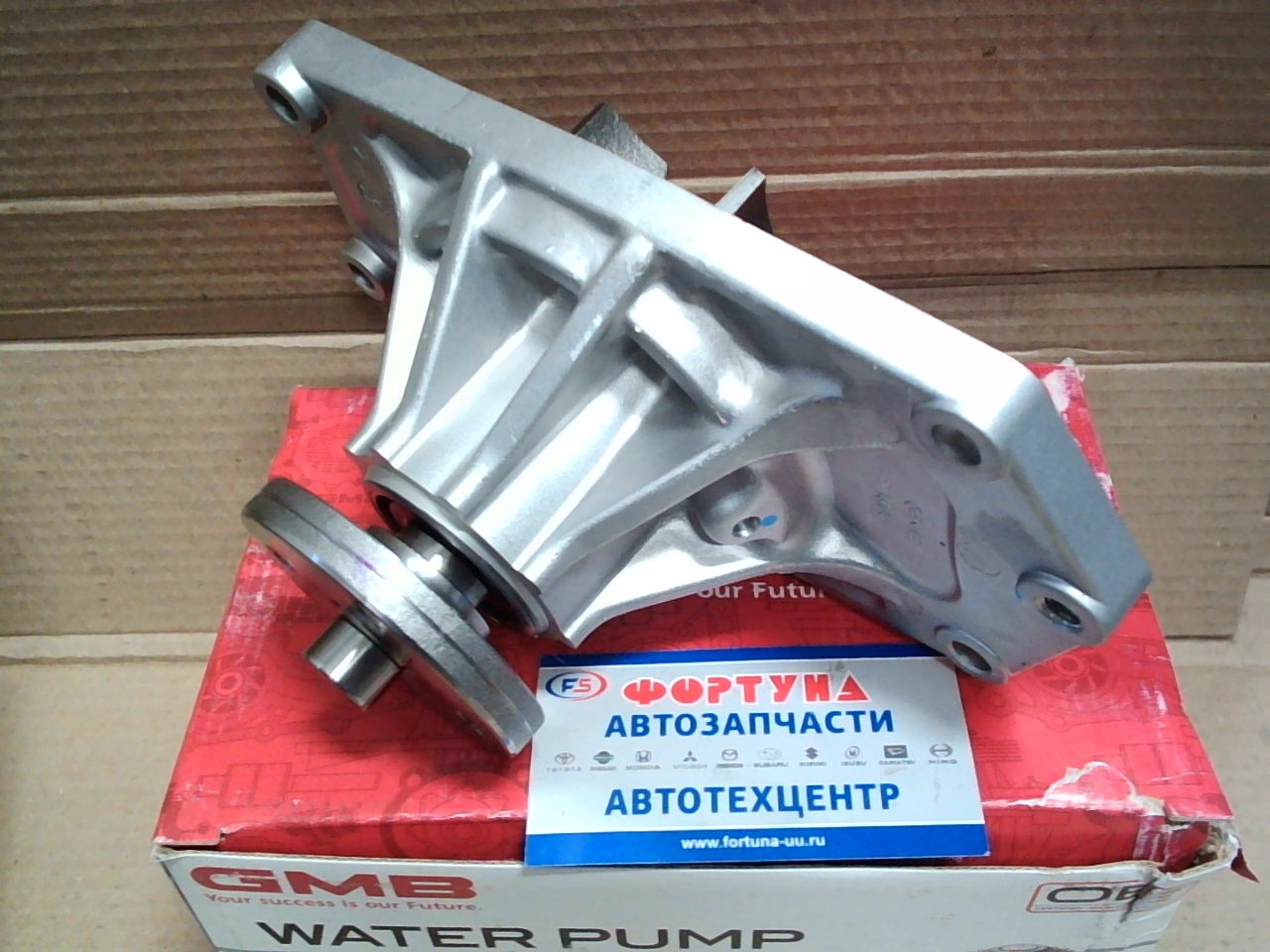 Помпа GWM-65A GMB /4D36,  4D34 '93-'96-/ на  