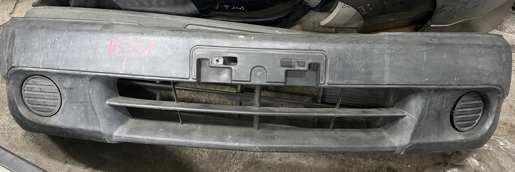 Бампер NIS AD Y11 /черный , под круглые туманки / [б/у] на MAZDA BONGO