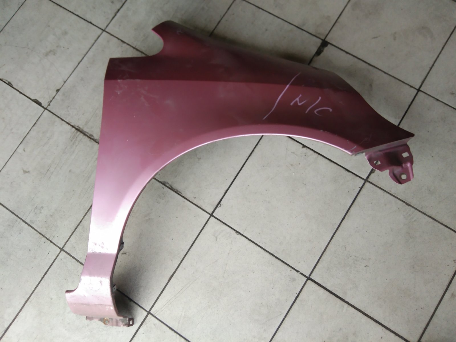 Крыло HON FIT R /розовое/ [б/у] на HONDA FIT