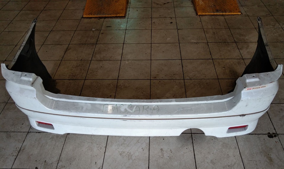 Бампер задний NIS BASSARA   /белый. обвес/ [б/у] на NISSAN BASSARA