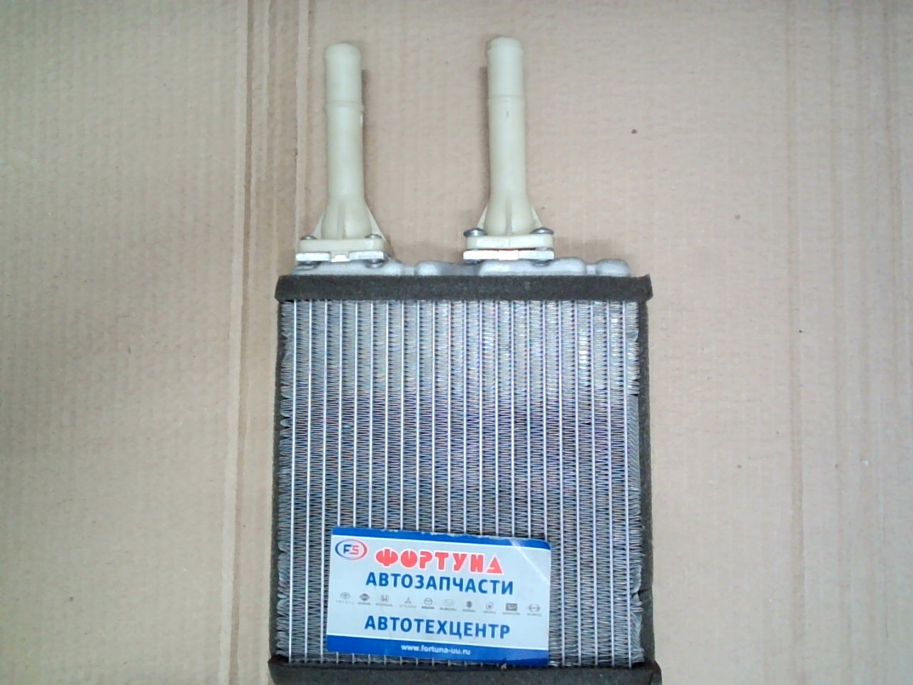 Радиатор печки HR-90091 /NISSAN AD на Радиатор печки HR-90091 /NISSAN AD на