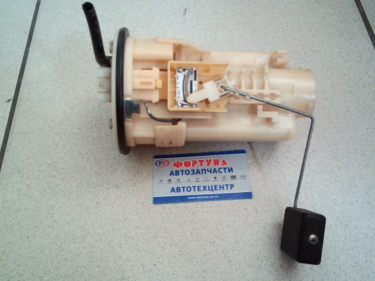 Бензонасос (в сборе) TOY ALLION/PREMIO ZZT240 [б/у] /Без насоса/ на TOYOTA ALLION