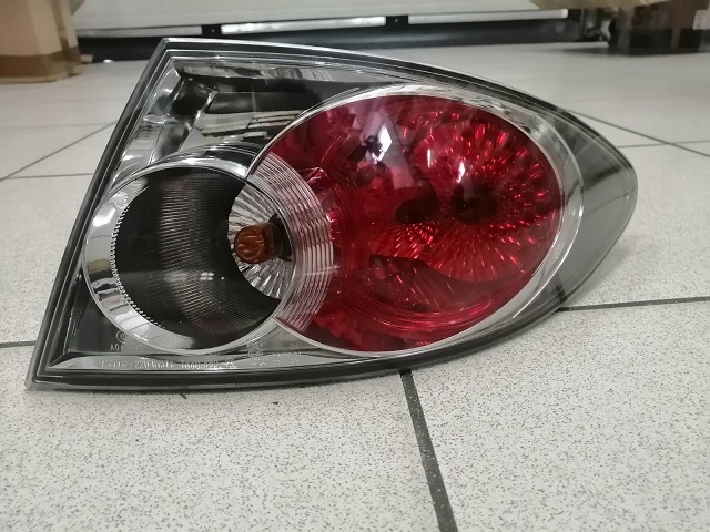 Задний фонарь MAZ ATENZA   220-61971  R/ [б/у] на MAZDA ATENZA
