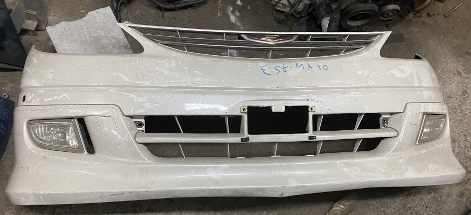 Бампер TOY ESTIMA MCR40 /белый, туманки.губа, решетка/ [б/у] на TOYOTA ESTIMA