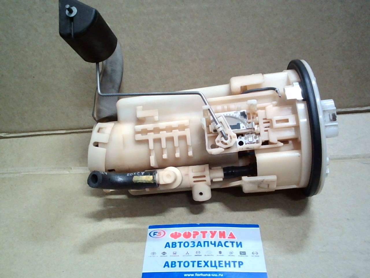 Бензонасос (в сборе) TOY VOXY AZR65   [б/у] на TOYOTA VOXY