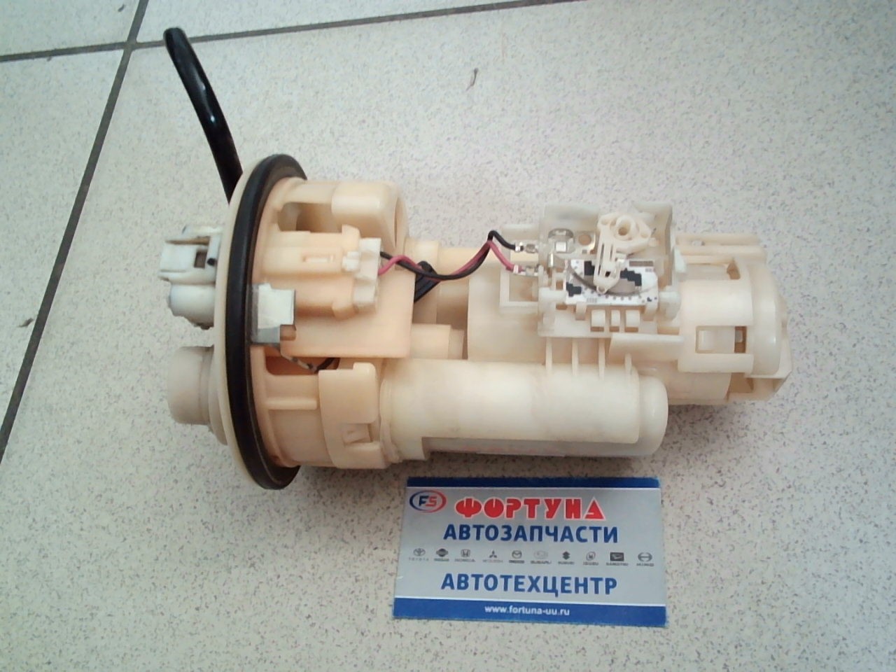 Бензонасос (в сборе) TOY WISH ZNE10 [77020-12450] [б/у] /Без насоса,  без поплавка,  сломан сосок/ на TOYOTA WISH