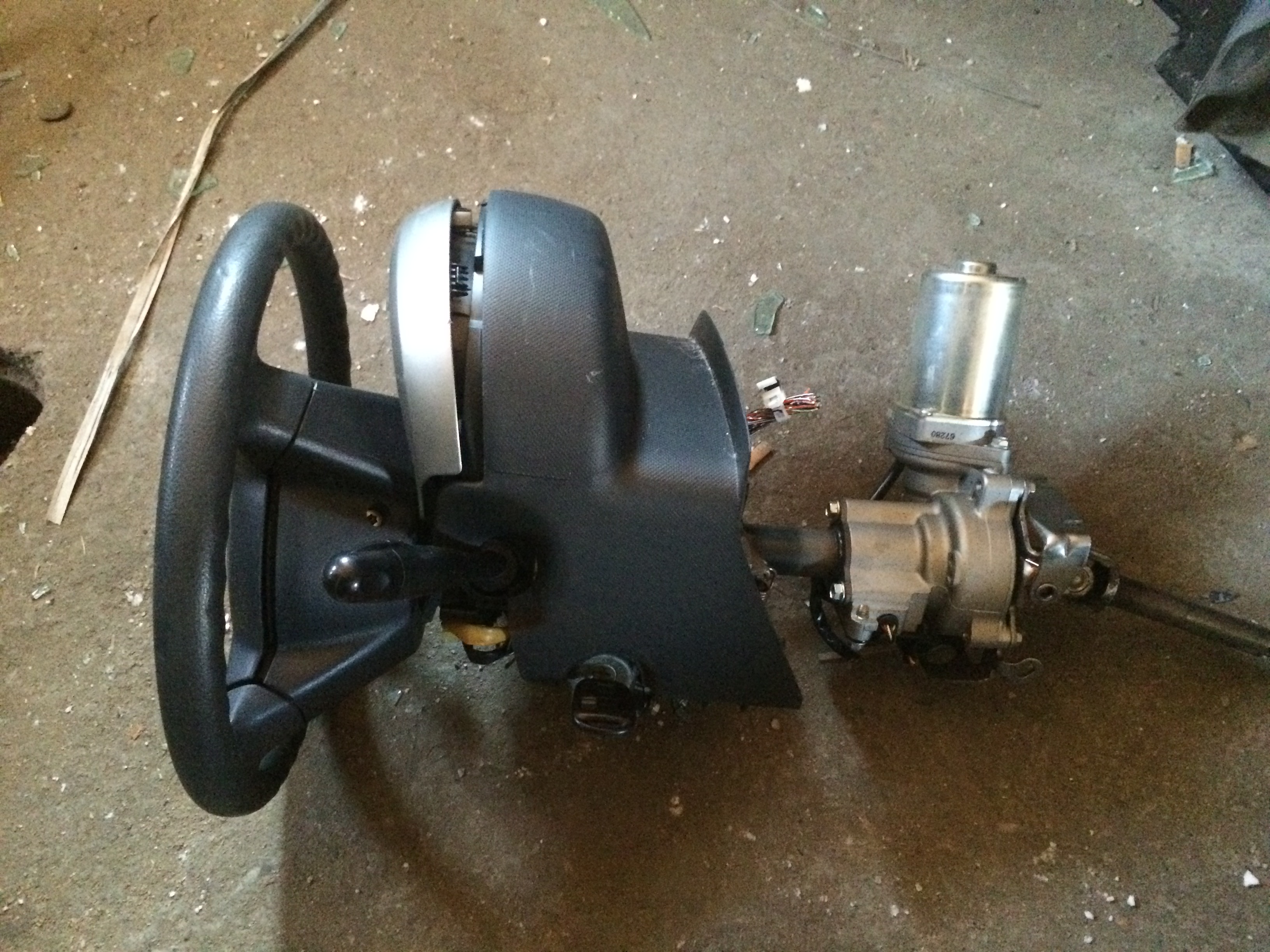 Рулевая колонка TOY PASSO KGC10 /Руль с Airbag,  замок зажигания, эл.усилит/ [б/у] на TOYOTA MOBILIO SPIKE