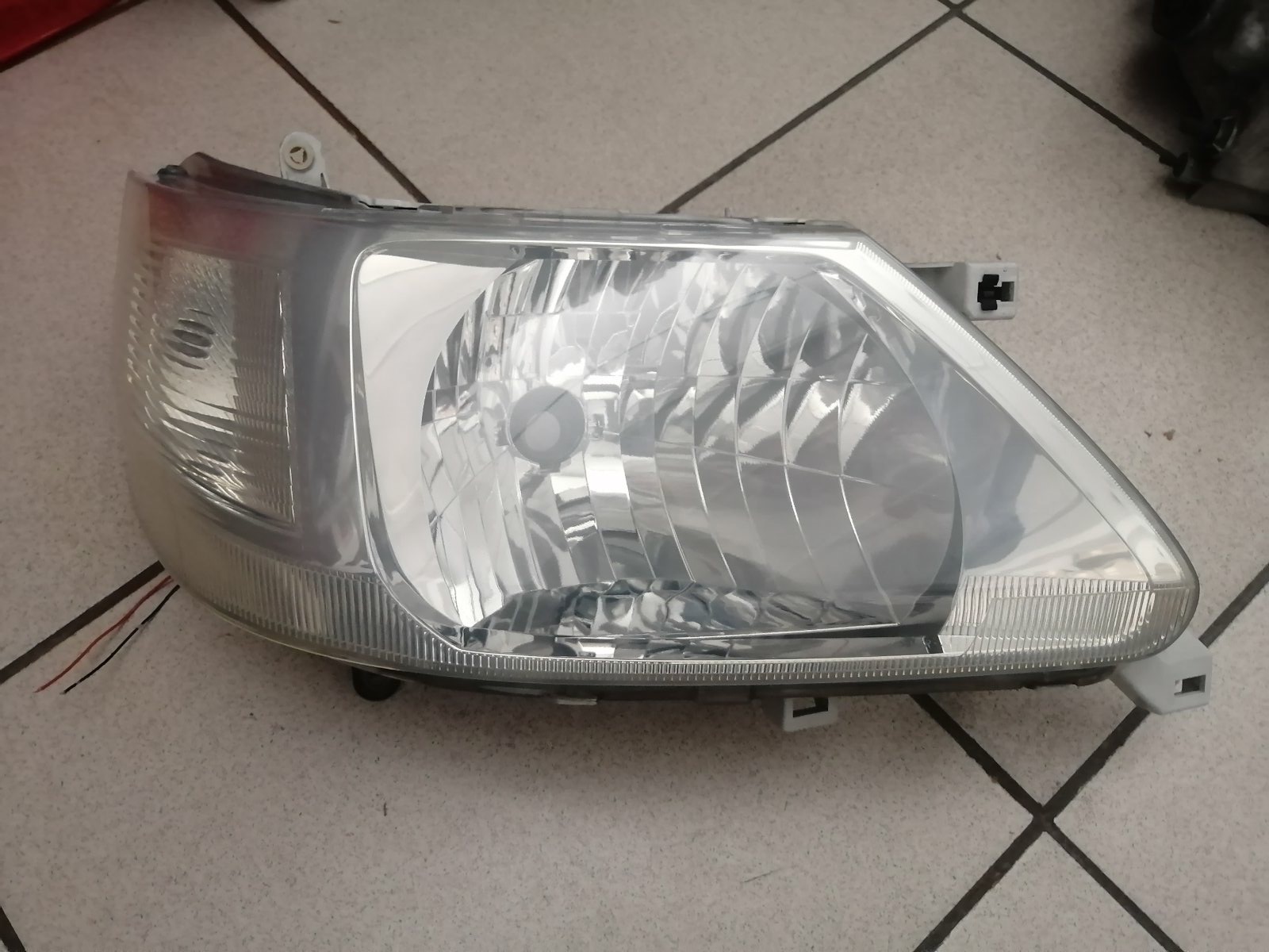 Фара NIS SERENA C24 16-58 R на NISSAN SERENA