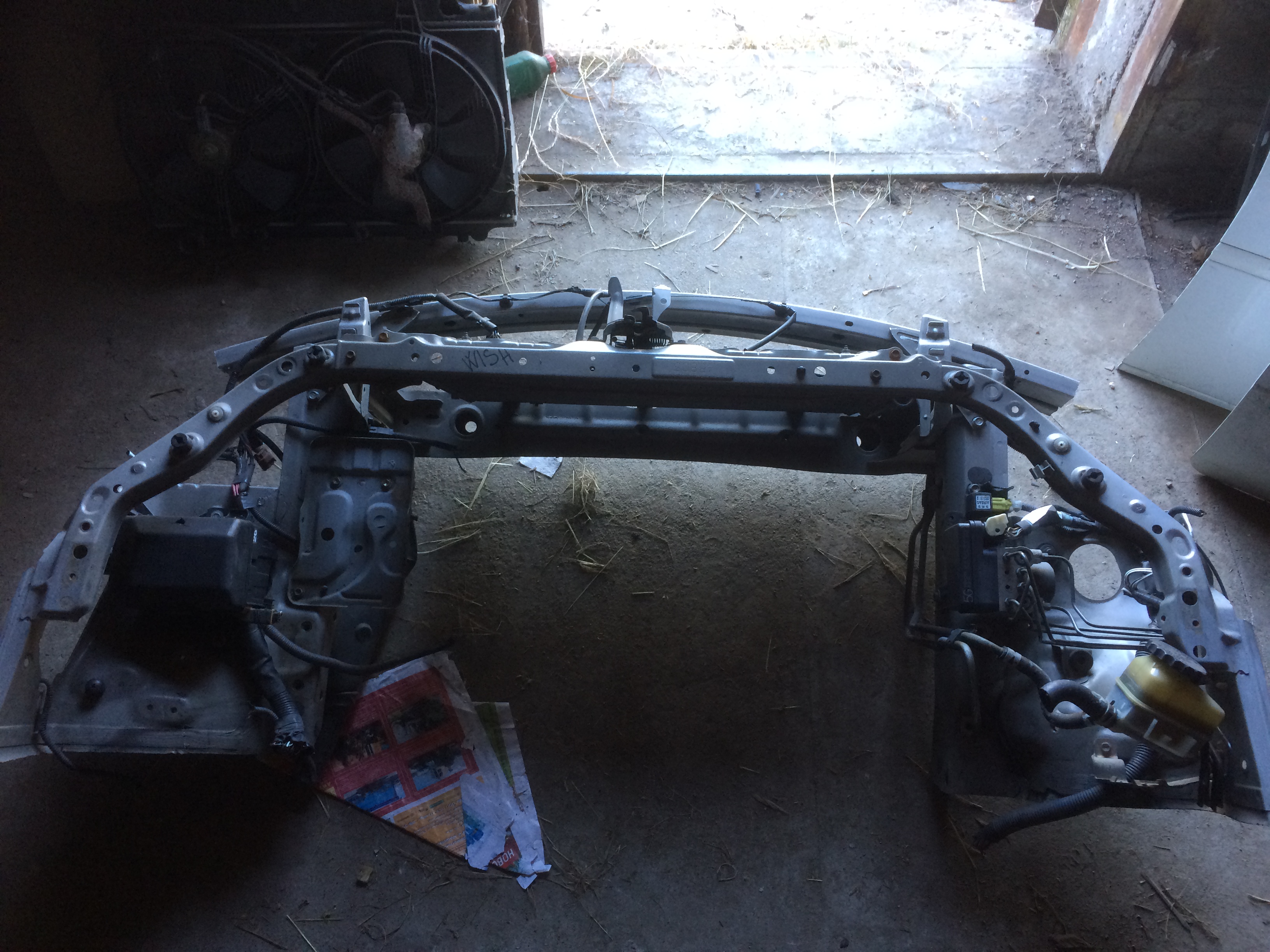 Рамка кузова TOY ALLION ZZT240 (03) (телевизор) ДЛИННЫЙ ЛАНЖЕРОН /замок капота+блок abs/ на TOYOTA WISH