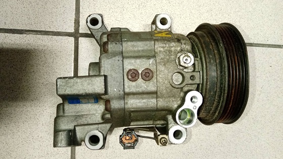 Насос кондицианера CGA3 (AZ10) [б/у] (506021-) /шкив гнутый/ на NISSAN CUBE