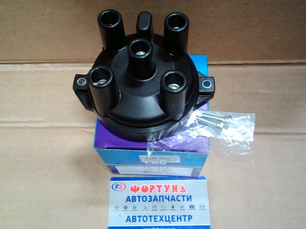 Крышка трамблёра YD-314 YEC /TF, HA, B3, BJ '89-/ на Крышка трамблёра YD-314 YEC /TF, HA, B3, BJ '89-/ на