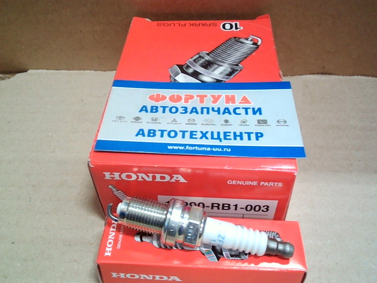 Свеча зажигания 12290-RB1-003 HONDA на Свеча зажигания 12290-RB1-003 HONDA на