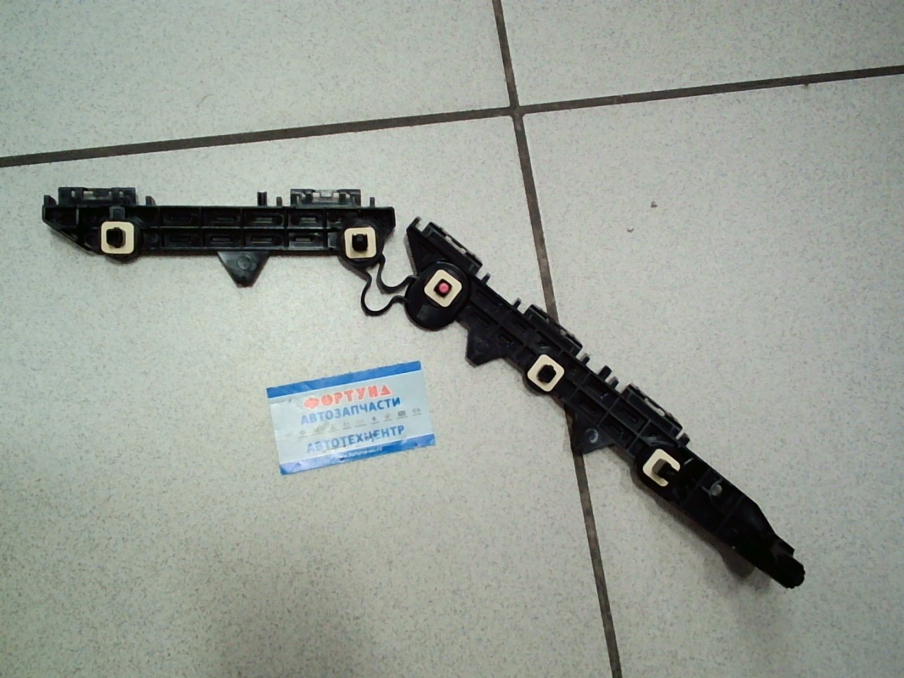 Крепление бампера TOYOTA 52156-42050 /Rear LH RAV4 2020 Hybrid A25AFXS AXAL5#/ на  