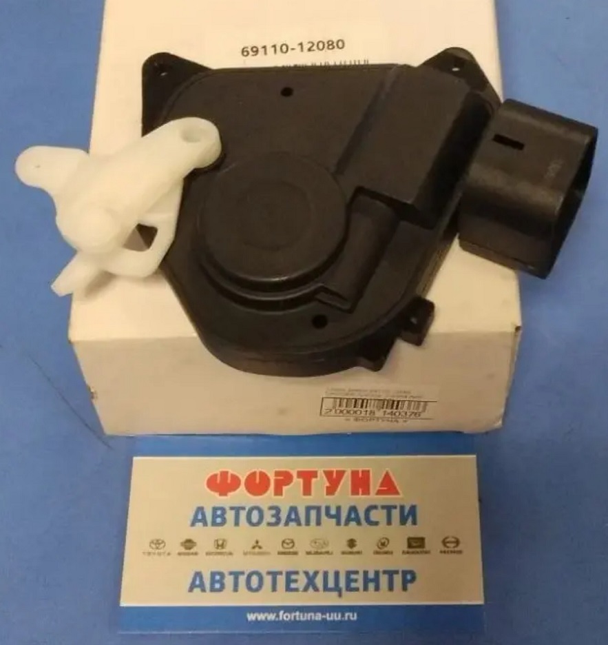 Замок двери 69110-12080 DAGGER /Corolla,  Corolla Axio,  Corolla Verso 120 FR/ на  